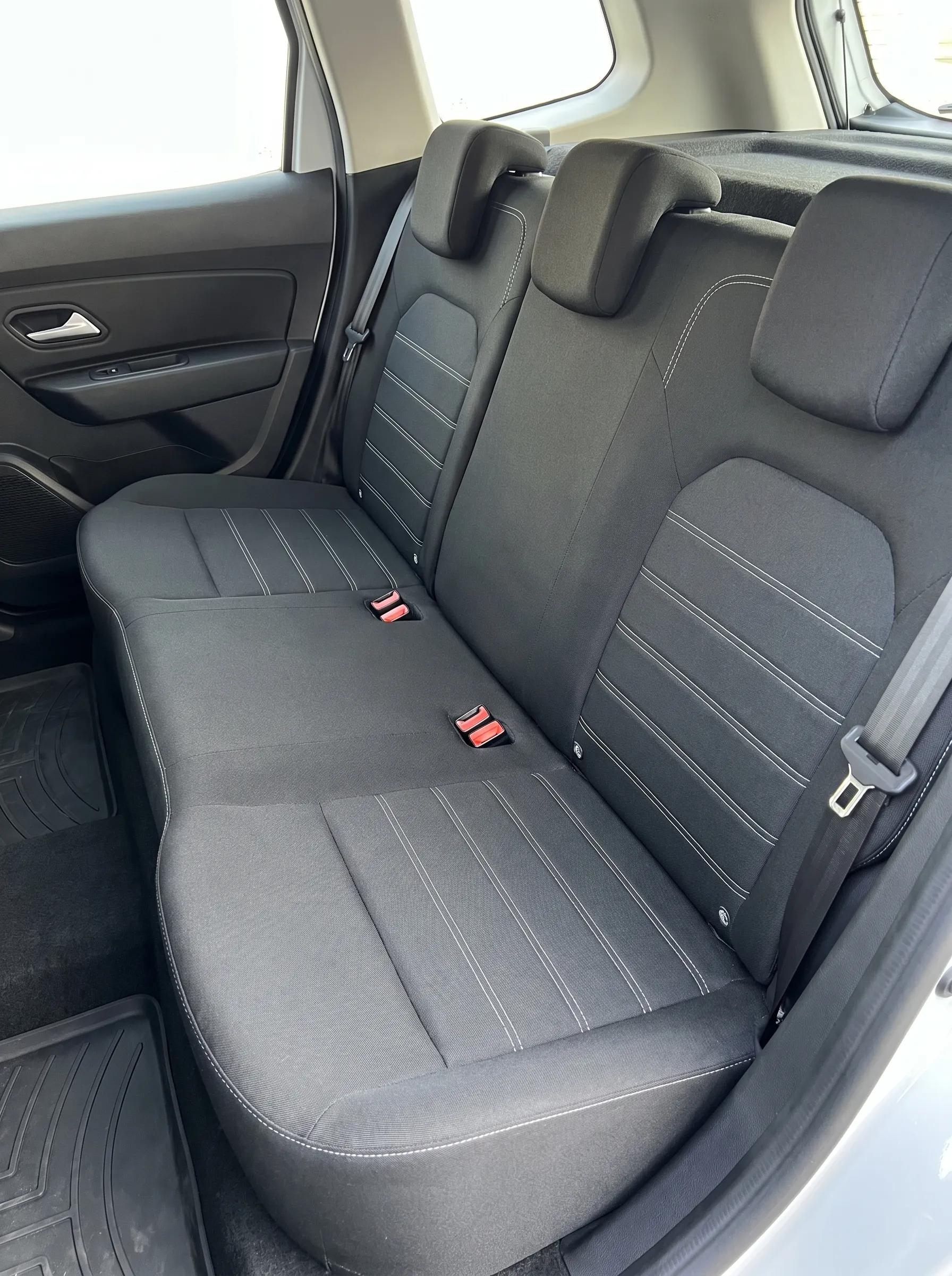 Dacia Duster — banchetă textilă — DUPĂ