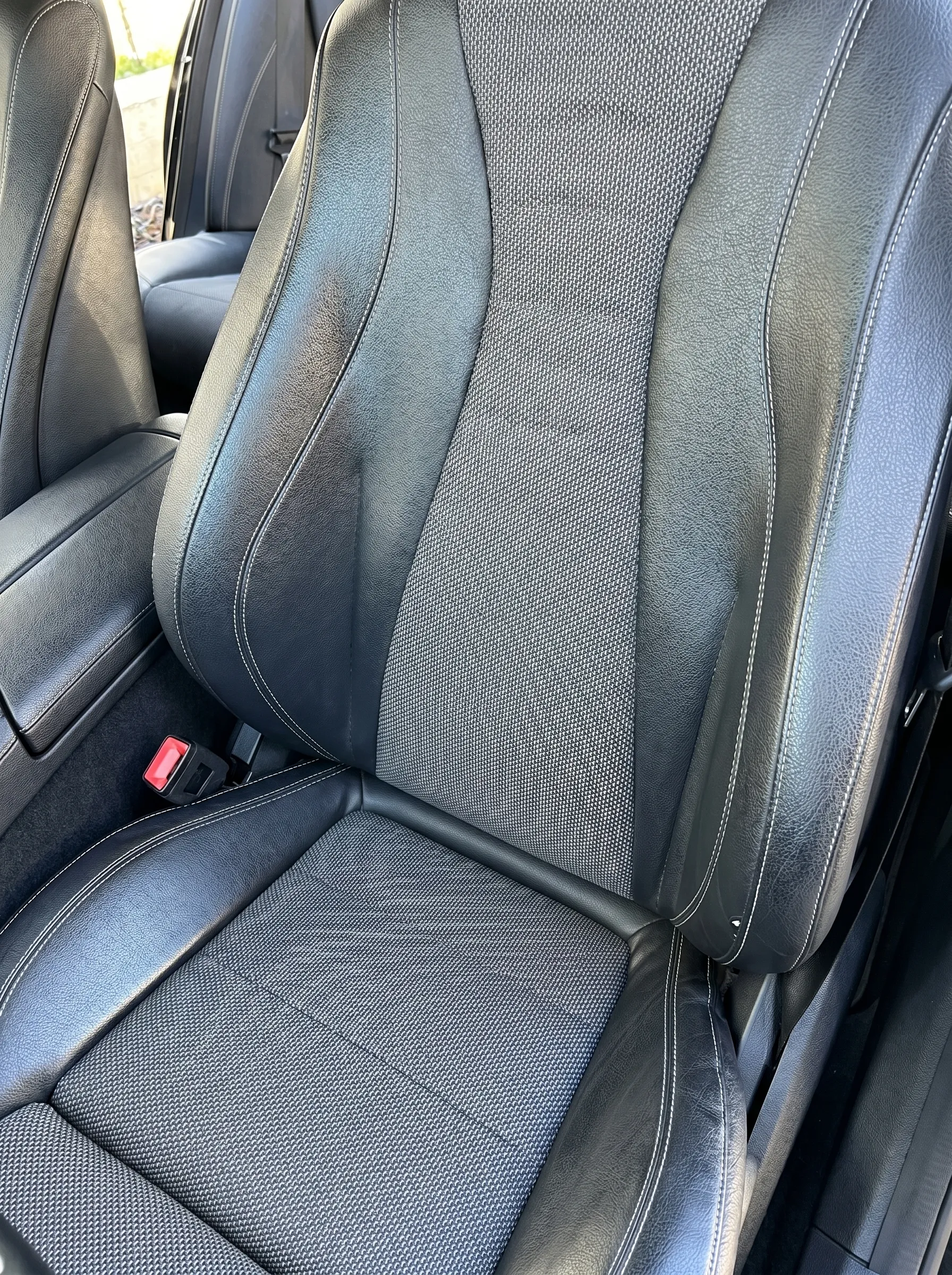Mercedes E-Class — scaune piele & textil — DUPĂ